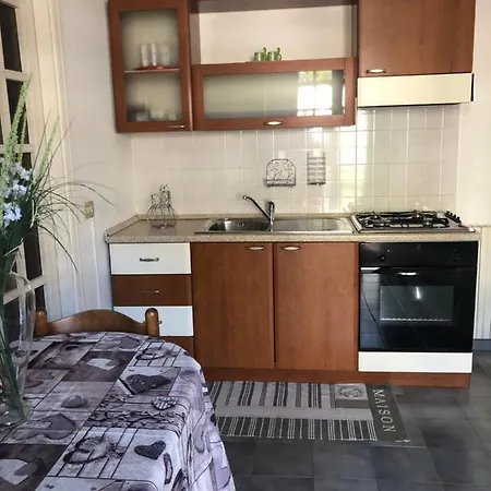 Bilocale Nel Verde Ποτσουόλι